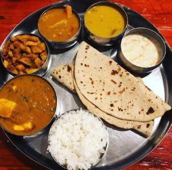 ରୁଟି ଭାତ ଏକାଠି ଖାଉଛନ୍ତିକି?