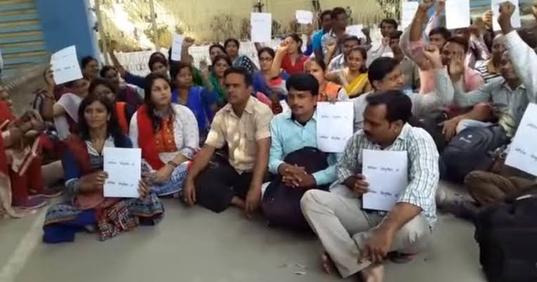 ୧୮ ହଜାର ଚୁକ୍ତିଭିତ୍ତିକ ଶିକ୍ଷକ ସମୂହ ଆତ୍ମାହୁତି ଦେବୁ :  ଶିକ୍ଷକ ସଂଘ 