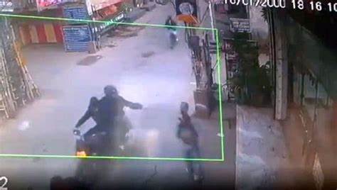 ସ୍କୁଲ ଛାତ୍ରୀଙ୍କ ଉପରେ ଏସିଡ୍‌ ମାଡ