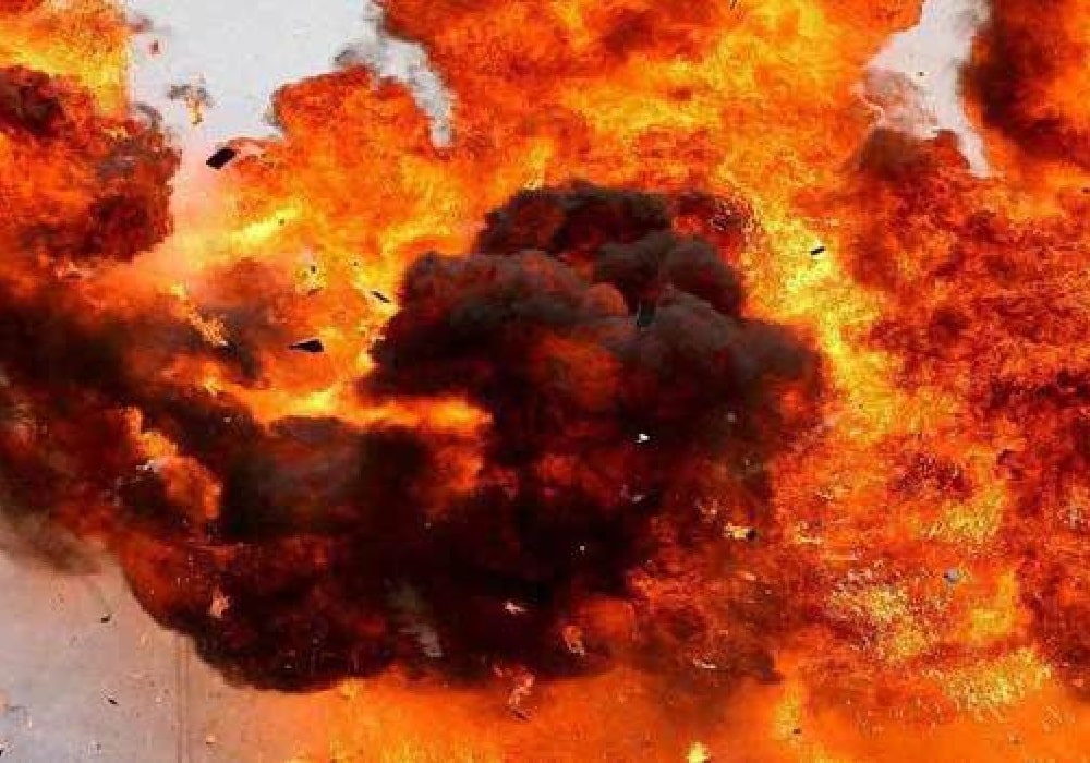 ଡିବିରେ ପକାଇଲେ ପେଟ୍ରୋଲ, ବିସ୍ଫୋରଣରେ ଚାଲିଗଲା ୪ ଜୀବନ