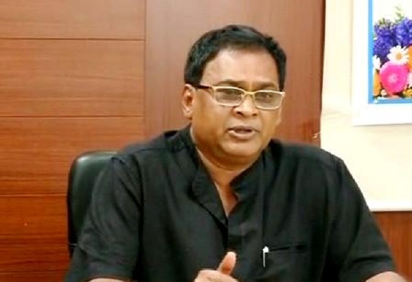 କୋଟିଏ ଟଙ୍କାର ସୁନା କଳସ ଦାନ କଲେ ସ୍ୱାସ୍ଥ୍ୟମନ୍ତ୍ରୀ ନବ ଦାସ