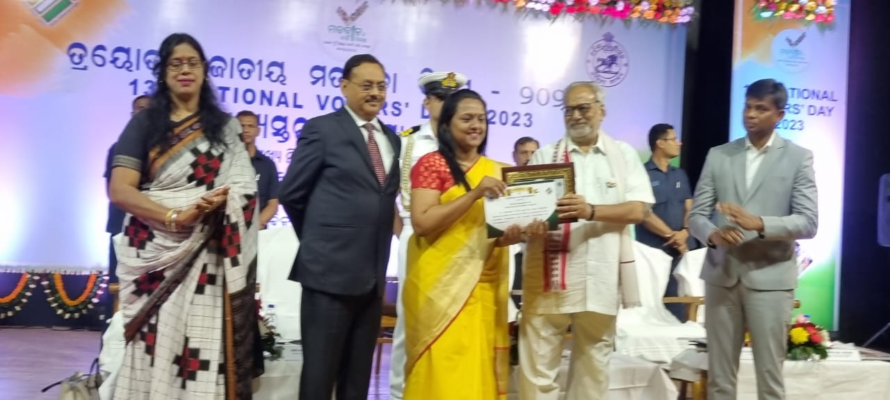 ବରଗଡ ରେ ଜିଲ୍ଲାସ୍ତରୀୟ ସାଧାରଣତନ୍ତ୍ର ଦିବସ ପାଳିତ 