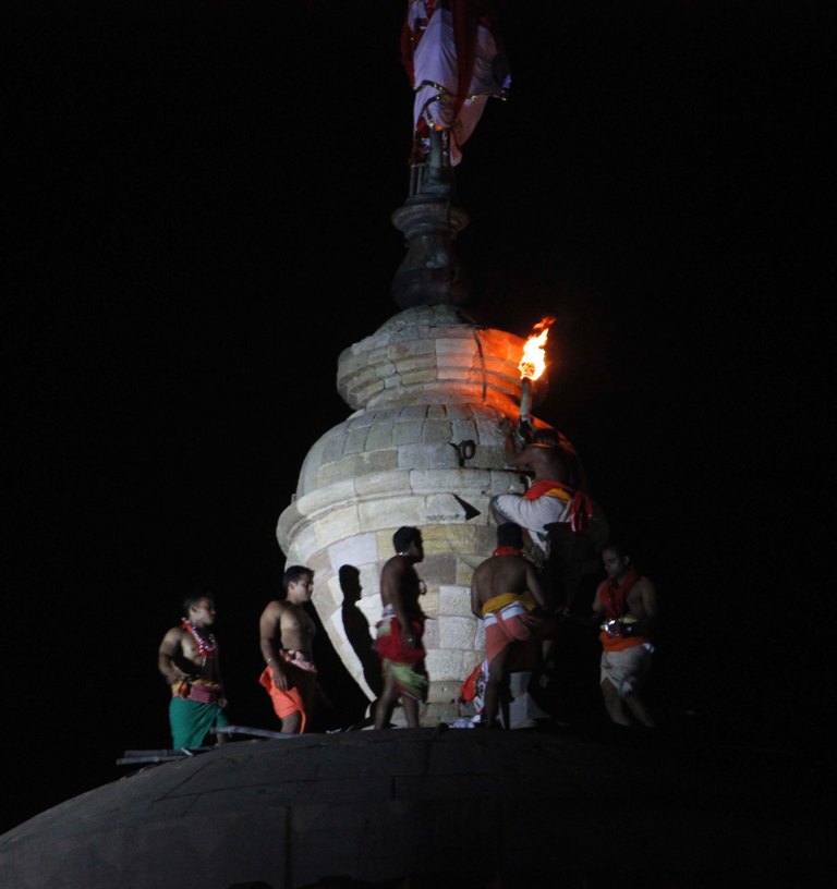 ରାତି ୧୦ଟାରେ ଉଠିବ ଶ୍ରୀଲିଙ୍ଗରାଜଙ୍କ ମହାଦୀପ