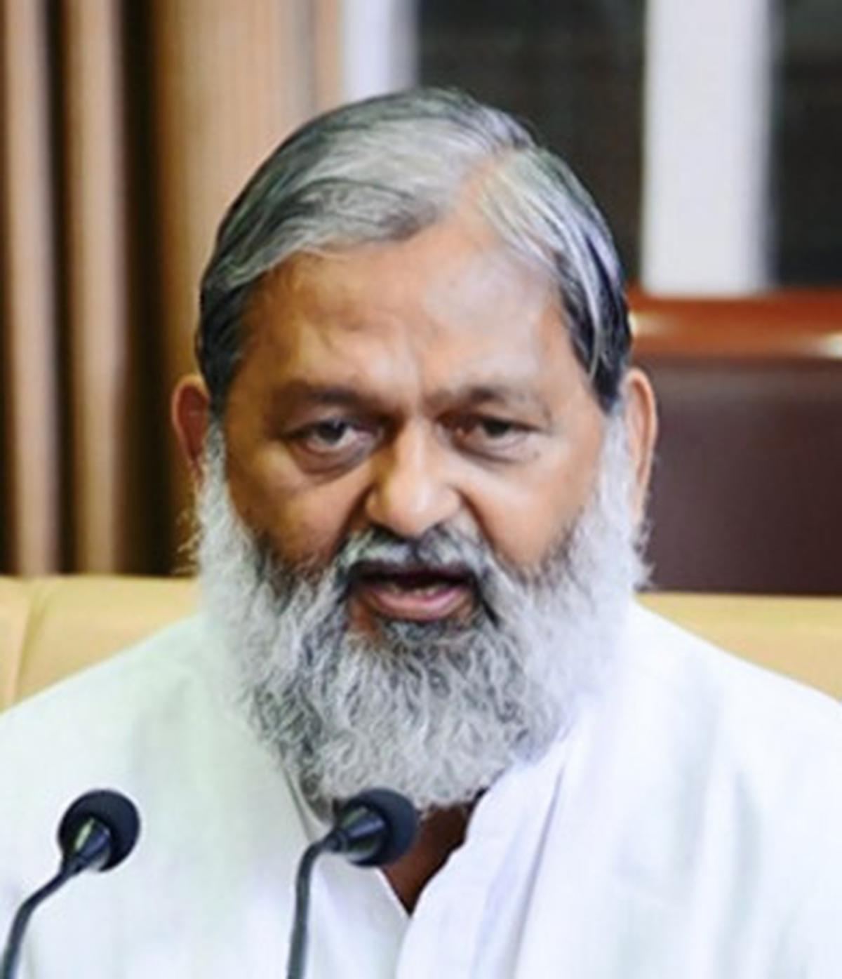 ସରକାରୀ ସ୍ୱାସ୍ଥ୍ୟ କେନ୍ଦ୍ର କର୍ମଚାରୀଙ୍କୁ ଜିନ୍ସ ଓ ମେକଅପ ମନା