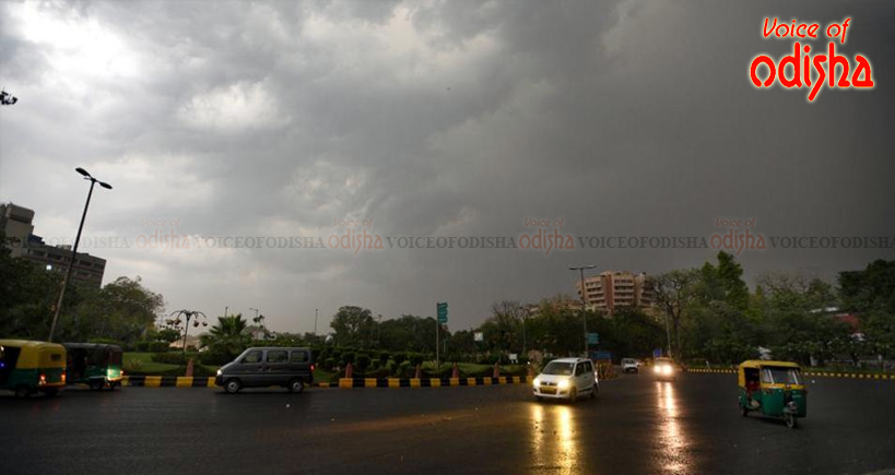 ବଙ୍ଗୋପସାଗରରେ ଲଘୁଚାପ : ଦୁଇ ଦିନ ପ୍ରବଳ ବର୍ଷା, ୧୫ ଜିଲ୍ଲାକୁ ଅରେଞ୍ଜ ୱାର୍ଣ୍ଣିଂ