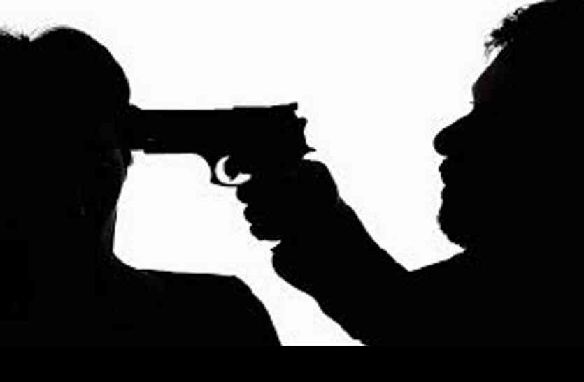 ସ୍ୱାମୀଙ୍କ ଗୁଳି ଚୋଟରେ ଗଲା ସ୍ତ୍ରୀର ଜୀବନ 