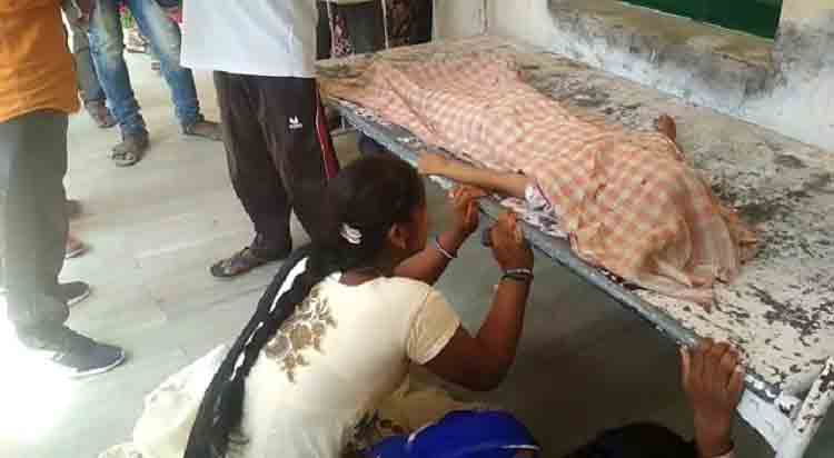 ଅଟୋରୁ ଖସି ପାଞ୍ଚ ବର୍ଷର ଛାତ୍ର ମୃତ, ମୃତ୍ୟୁକୁ ନେଇ ଉତେଜନା