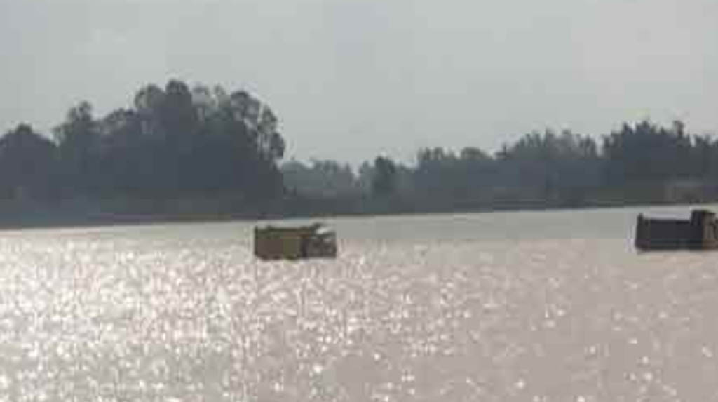 ନଦୀରେ ବୁଡିଗଲା ୫ଟି ହାଇୱା ।