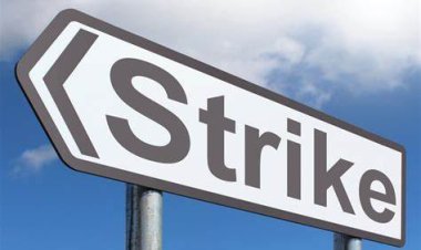 ଟ୍ରେନ ରହଣି ଦାବିରେ ରେଳ ରୋକ