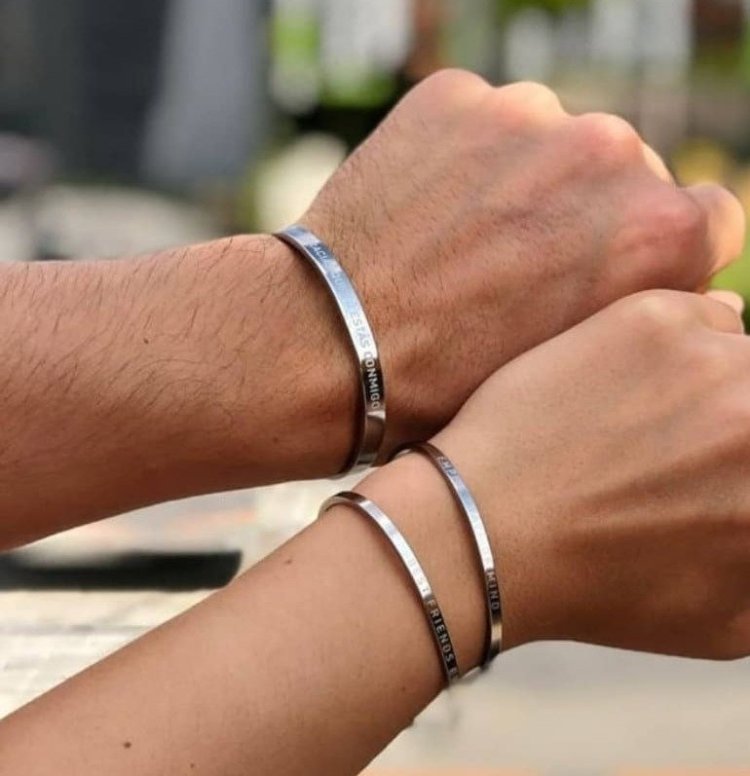 ହାତରେ କଡା ପିନ୍ଧିଛନ୍ତି କି?  ଜାଣନ୍ତୁ ମହତ୍ତ୍ୱ