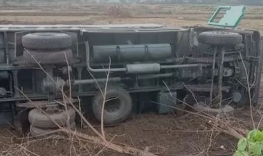 Six Army personnel injured as bus overturns on NH 57