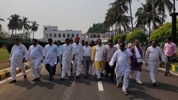 ଆଦାନୀ ମହାଘୋଟାଲାର ଜେପିସି ତଦନ୍ତ ଦାବିରେ କଂଗ୍ରେସର ରାଜଭବନ ଚଲୋ