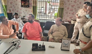 BJP Delegation detained while entering Sambalpur