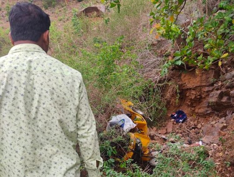 3 killed, 9 critical as auto-rickshaw falls into 20-ft gorge in Gajapati