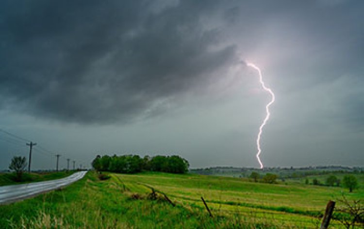 ଆମ୍ବ ଗୋଟାଇବା ସାଜିଲା କାଳ, ବଜ୍ରାଘାତରେ ମହିଳା ମୃତ