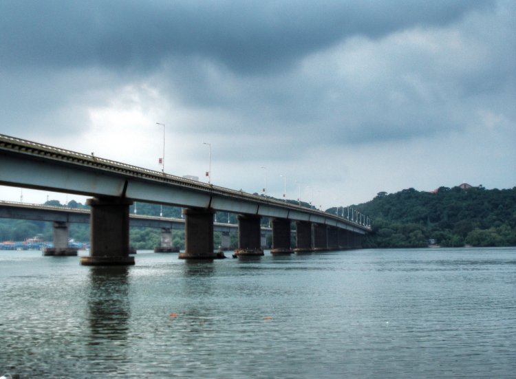 ମହାନଦୀ ଜଳ ବିବାଦ ପ୍ରସଙ୍ଗ : ପରସ୍ପର ମଧ୍ୟରେ କାଦୁଅ ଫିଙ୍ଗାଫିଙ୍ଗି