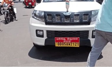 Mo Bus Rams Into Cuttack ADM’s Car In Bhubaneswar