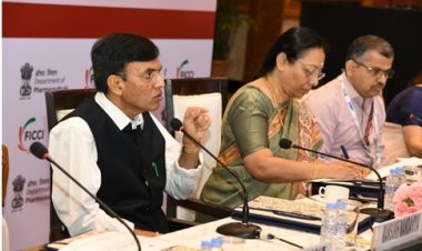 Mansukh Mandaviya addresses roundtable conference with leading CEOs of Pharmaceutical industry