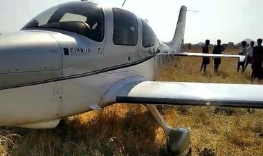 ଗାଁ ମଝିରେ ବିମାନର ଅବତରଣ