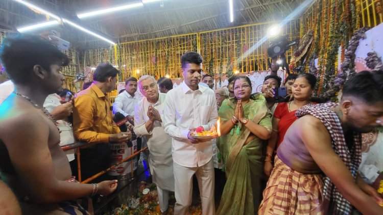 5T ସଚିବଙ୍କ ବ୍ରହ୍ମପୁର ବୁଢୀ ଠାକୁରାଣୀଙ୍କ  ମନ୍ଦିର  ପରିଦର୍ଶନ,  ପୂଜାର୍ଚନା ଓ  ବିକାଶ  ସମ୍ପର୍କରେ  ଆଲୋଚନା