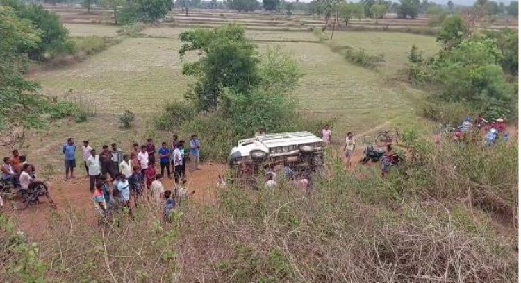 Van Falls Off Bridge In Dhenkanal, 20 injured