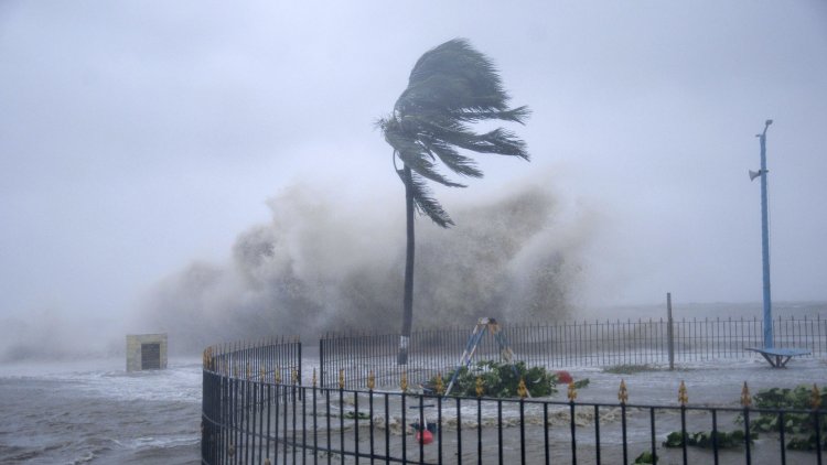 ଆଜି ଲ୍ୟାଣ୍ଡଫଲ କରିପାରେ ବାତ୍ୟା ‘ମୋକା’