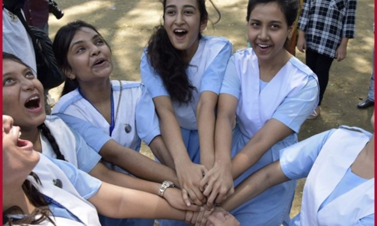 ମାଟ୍ରିକ୍‌ ପରୀକ୍ଷାଫଳ : ବାଜିମାରିନେଲେ ଛାତ୍ରୀ