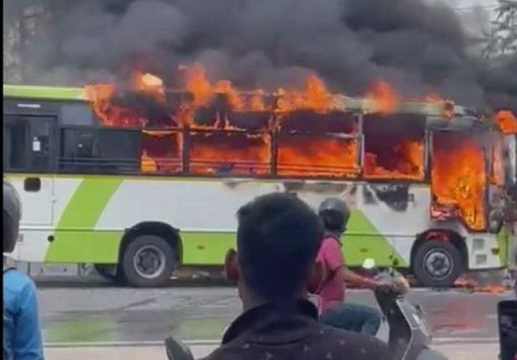 Passengers Have A Close Shave After Mo Bus Goes Up In Flame In Rourkela