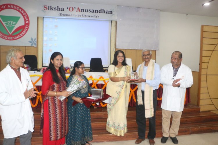 ସୋଆକୁ ଏଜୁକେସନ୍ ୱାର୍ଲ୍ଡ ପକ୍ଷରୁ ବହୁବିଧ ବିଶ୍ୱବିଦ୍ୟାଳୟ ସମ୍ମାନ ପ୍ରଦାନ