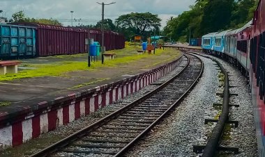 ବାହାନଗାରେ ଗଡ଼ିଲା ଟ୍ରେନ୍