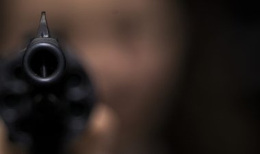 ରେଳ ଷ୍ଟେସନରେ ଗୁଳିମାଡ଼