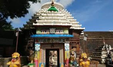 ଲିଙ୍ଗରାଜ ମନ୍ଦିର ପରିଦର୍ଶନ କଲେ ୫ଟି ସଚିବ