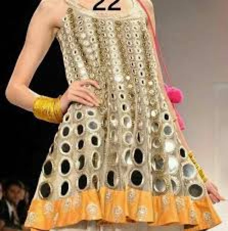 ନୂଆ ପୋଷାକ