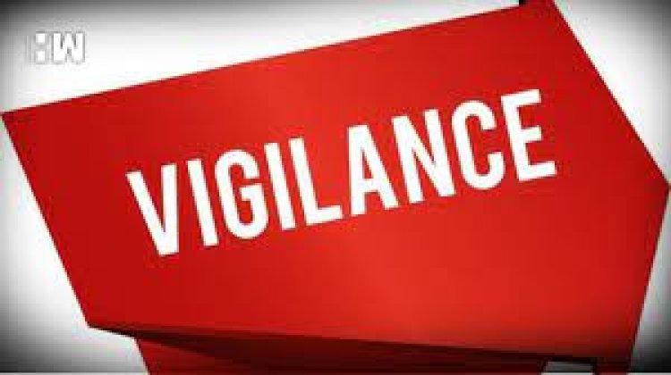 ଅତିରିକ୍ତ ଉପଜିଲ୍ଲାପାଳଙ୍କ ପଡ଼ୋଶୀଙ୍କ ଛାତରୁ ମିଳିଲା ୫୦୦ ଟଙ୍କିଆ ଭର୍ତ୍ତି ୬ଟି ପ୍ୟାକେଟ୍