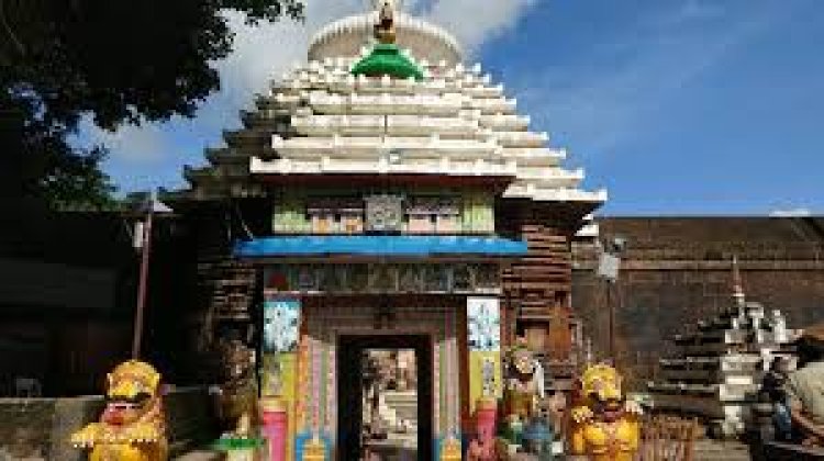 ଲିଙ୍ଗରାଜ ମନ୍ଦିର ପରିଦର୍ଶନ କଲେ ୫ଟି ସଚିବ