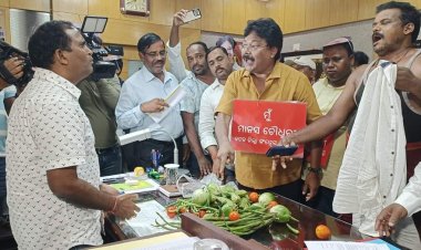 Cong Leader Gives Vegetables As 'Bribe' To Engineer To Finish Cuttack Road