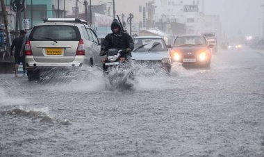 ଘୁର୍ଣ୍ଣିବଳୟ ସକ୍ରିୟ : ପଶ୍ଚିମ ତଥା ଆଭ୍ୟନ୍ତରୀଣ ଓଡ଼ିଶାର କିଛି ଜିଲ୍ଲାରେ ପ୍ରବଳରୁ ଅତି ପ୍ରବଳ ବର୍ଷା ସମ୍ଭାବନା