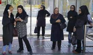 ଡ୍ରେସ୍‌ କୋଡ୍‌ ଆଇନ୍‌:ମହିଳା ମୁଣ୍ଡ ଢାଙ୍କି ରଖିବା ବାଧ୍ୟତାମୂଳକ