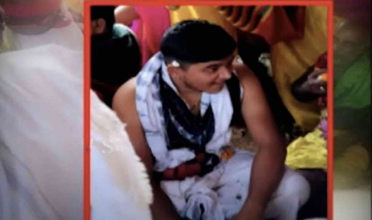 Non-servitors climbing atop chariots during Puri Rath Yatra triggers row