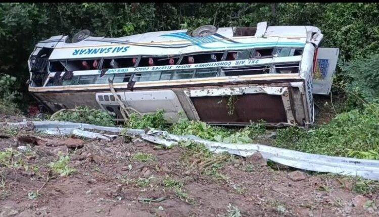 15 injured as truck hits passenger bus in Keonjhar