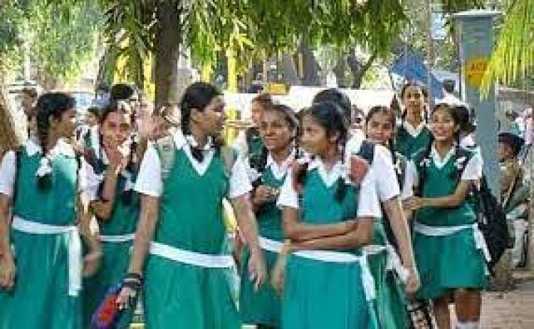 ହାଇସ୍କୁଲ ୟୁନିଫର୍ମ ରଙ୍ଗକୁ ନେଇ ଜୋର୍ ଧରିଲା ରାଜନୀତି