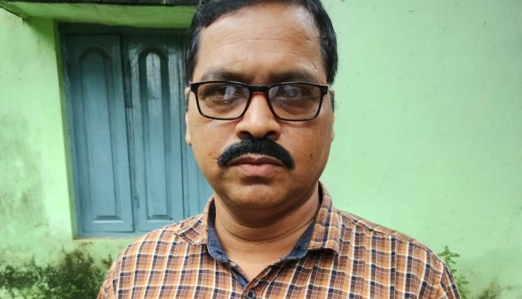 Gania Additional Tehsildar caught taking Rs 13k bribe in Nayagarh
