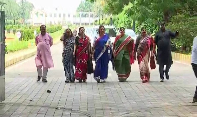 Woman homeguard torture: BJP meets Guv, seeks legal action against IPS and his wife