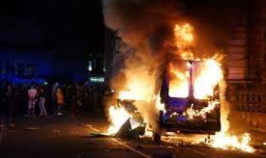 ତୃତୀୟ ଶ୍ରେଣୀ ଛାତ୍ରୀଙ୍କୁ ଦୁଷ୍କର୍ମ, ପୋଲିସ ଗାଡ଼ି ପୋଡ଼ିଦେଲେ ଉତ୍ୟକ୍ତ ଲୋକେ