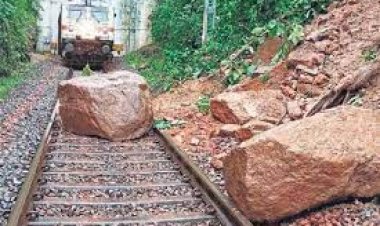 ଧସିଲା ପାହାଡ଼, ଜାମ ହେଲା ରେଳ ଲାଇନ୍