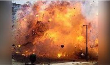 ପୂର୍ବତନ ମେୟରଙ୍କ ଗାଡି ଉପରକୁ ବୋମାମାଡ