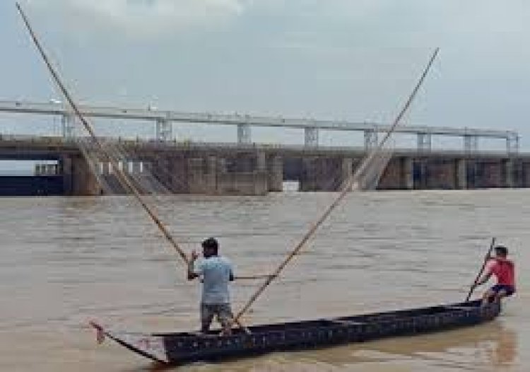 ମହାନଦୀରେ ବୁଡିଯାଇ ଯୁବକ ନିଖୋଜ