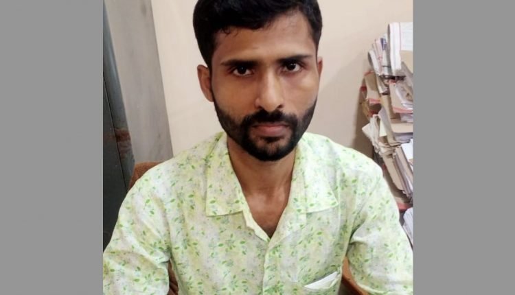 ASO Caught Taking Bribe In Bhubaneswar