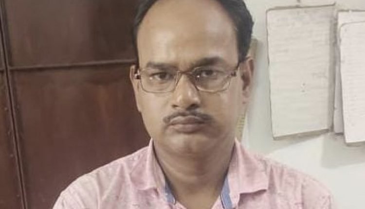 Revenue Inspector caught taking Rs 4k bribe in Jagatsinghpur