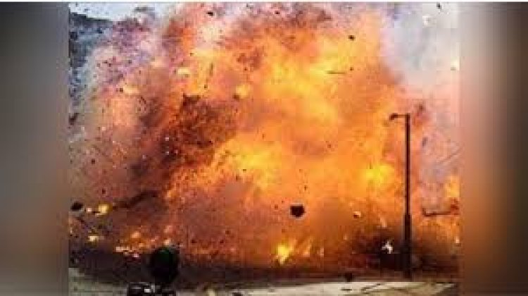 ପୂର୍ବତନ ମେୟରଙ୍କ ଗାଡି ଉପରକୁ ବୋମାମାଡ